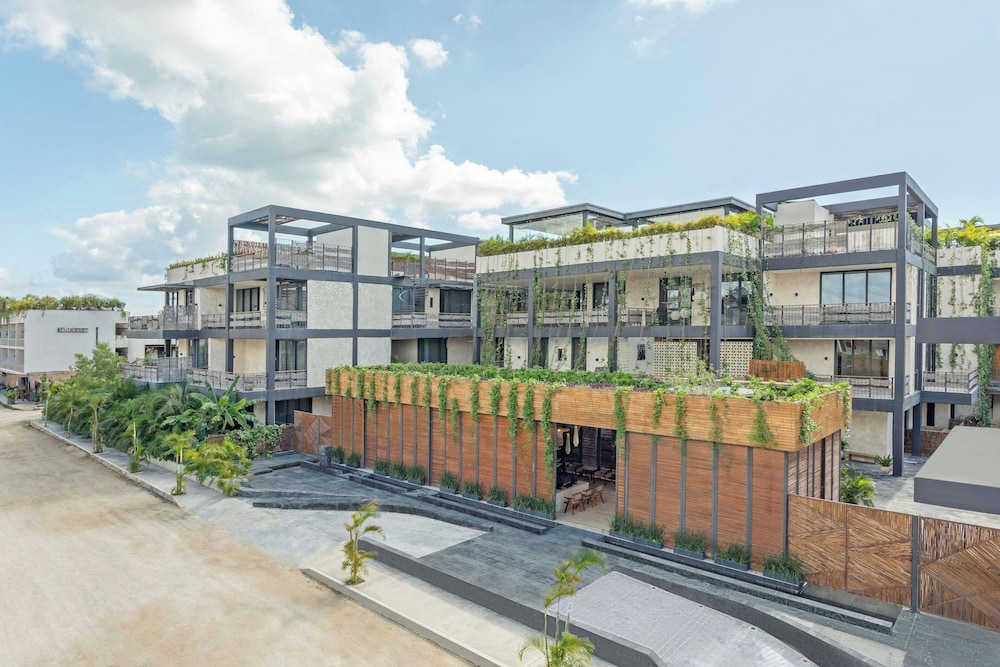 Bloom Tulum Apartments by Marriott 7/94