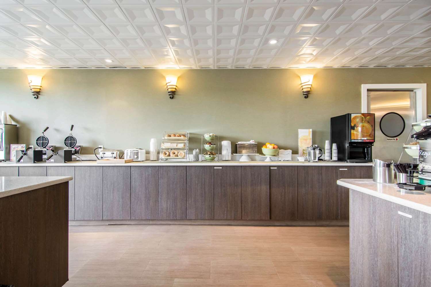 Quality Hotel Drumheller 6/40