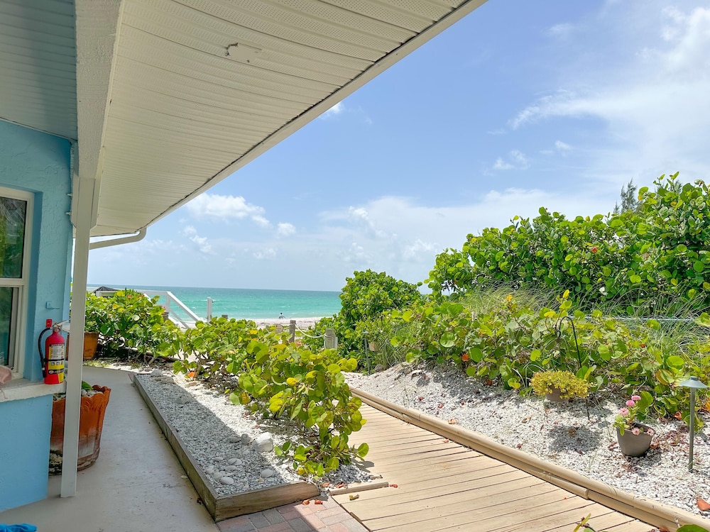Pearl Beach Inn 26/54