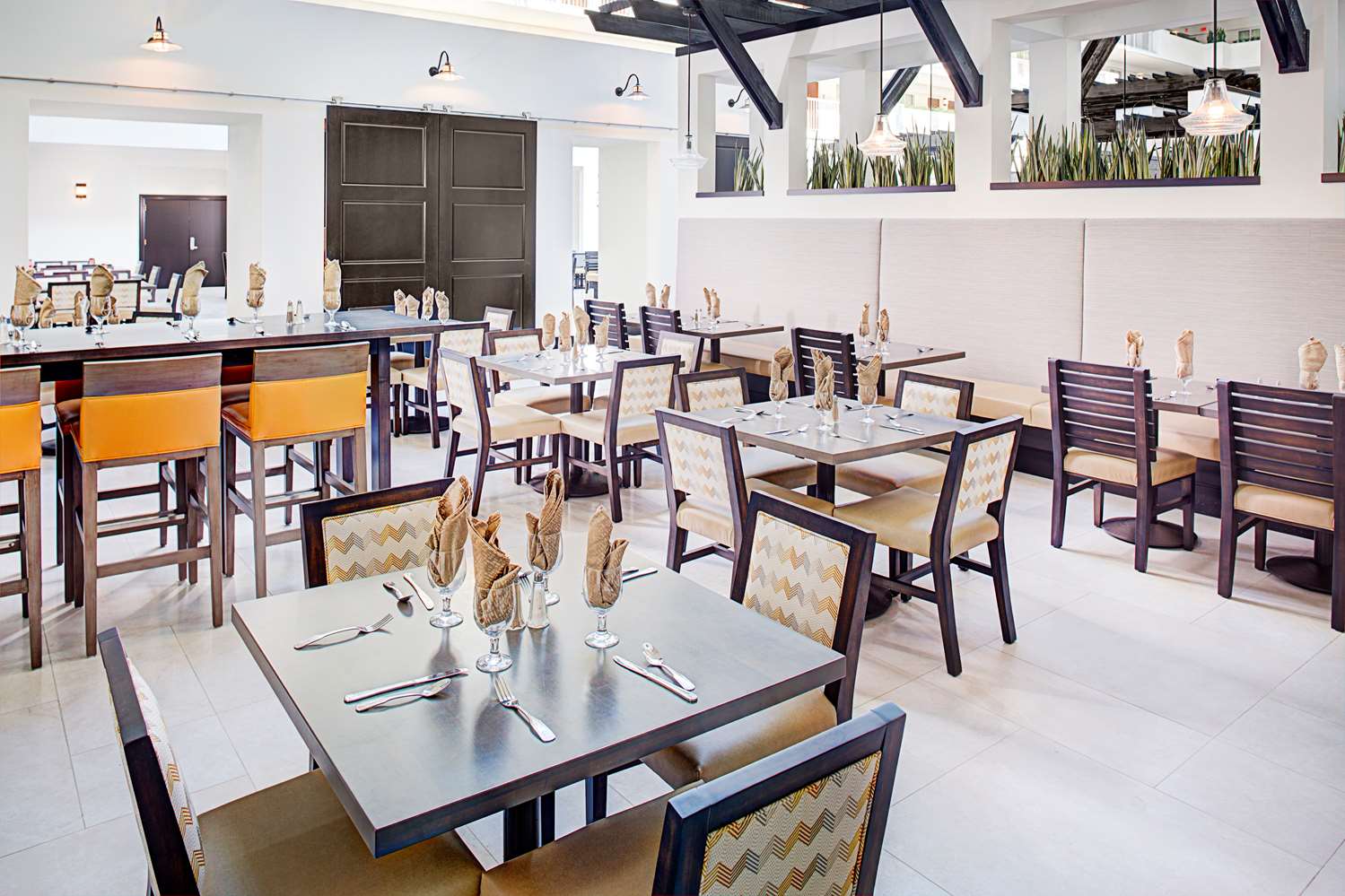 restaurant cafeteria