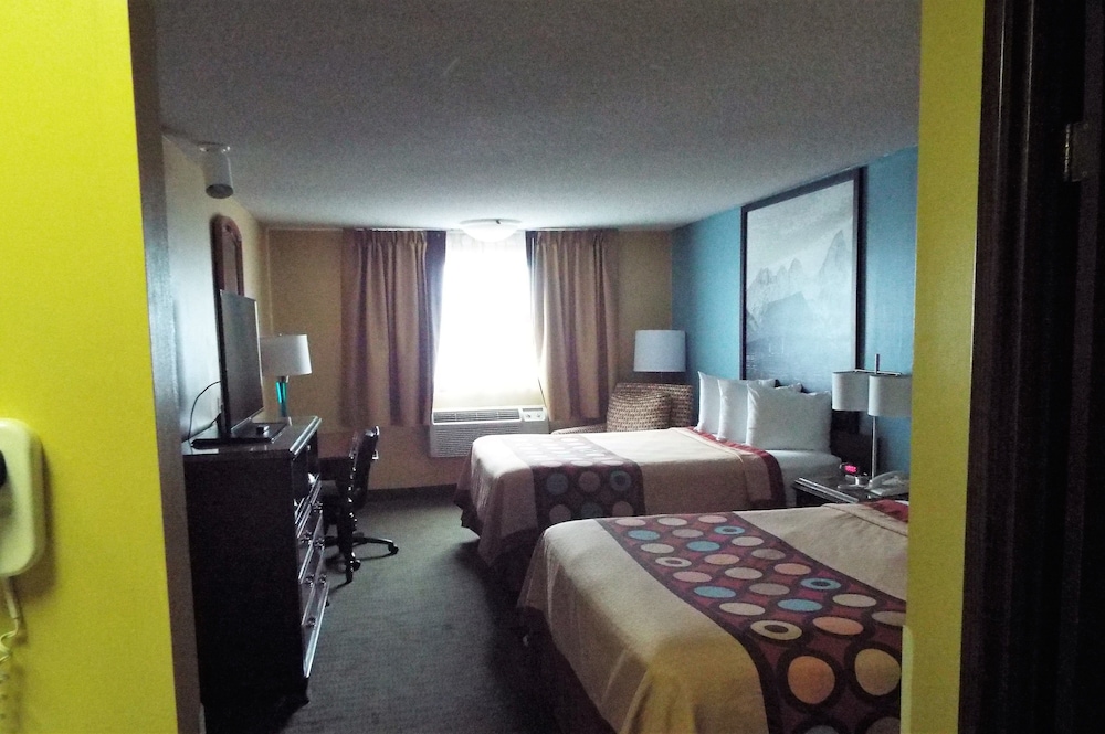 Super 8 by Wyndham Casper East/Evansville 11/33
