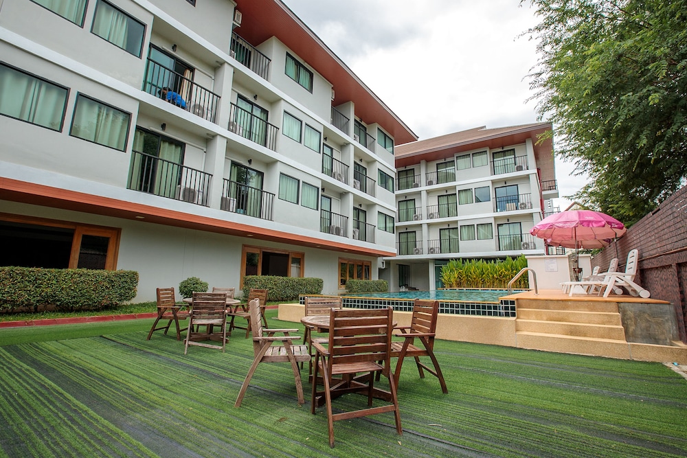 Huen Jao Ban Hotel 9/69