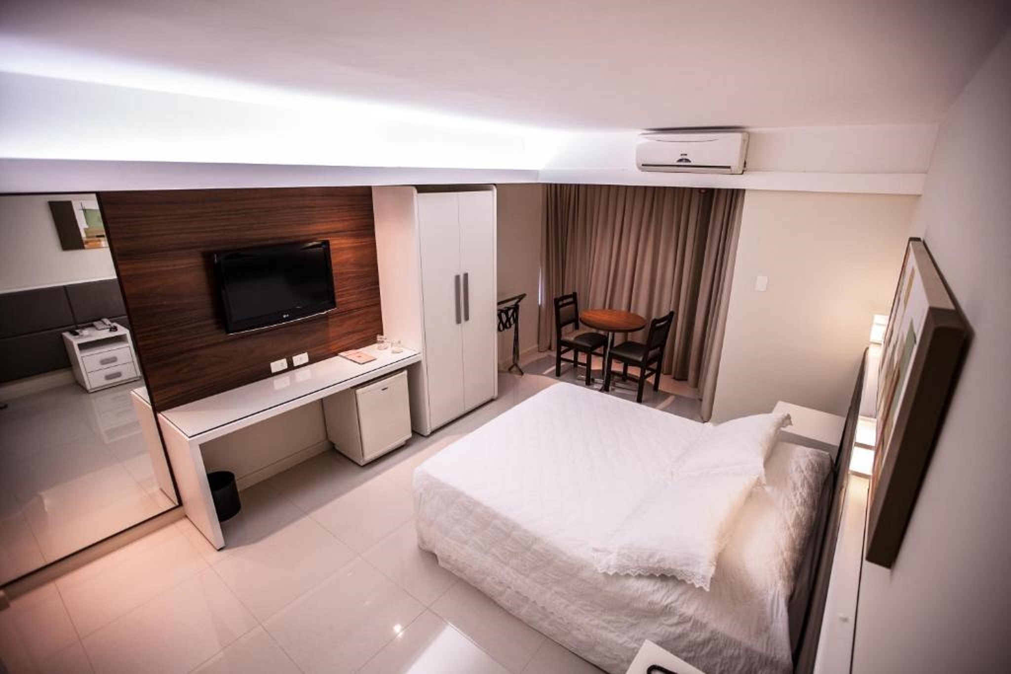 Luxury, Single
