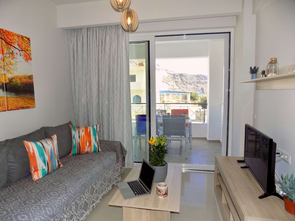 Manolis Apartments 45/72