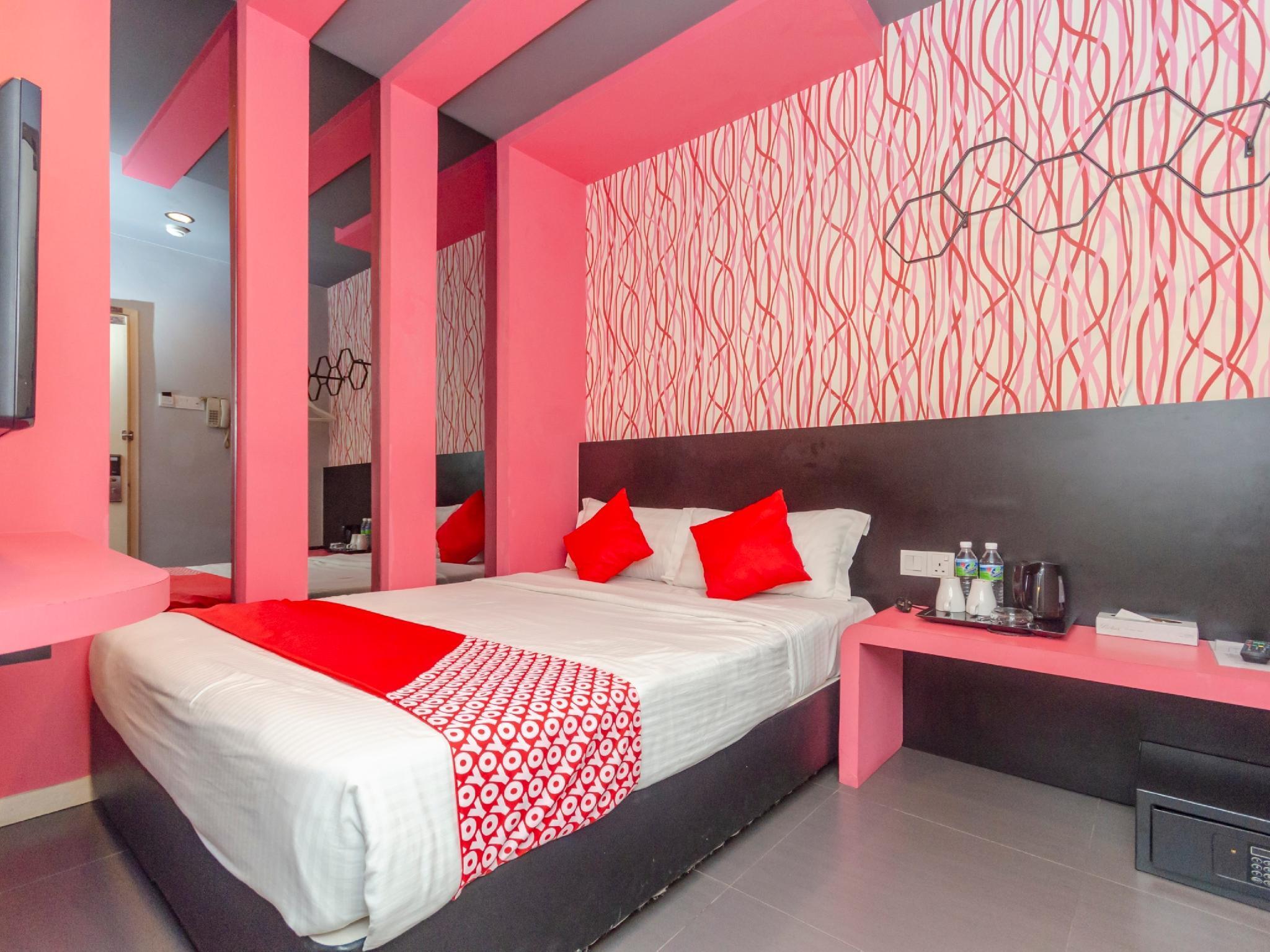 ROOM, DOUBLE BED
