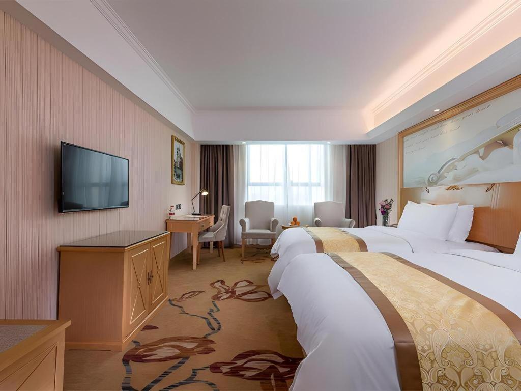 Vienna Hotel (Shenzhen Pingdi Huancheng South Road) 14/49