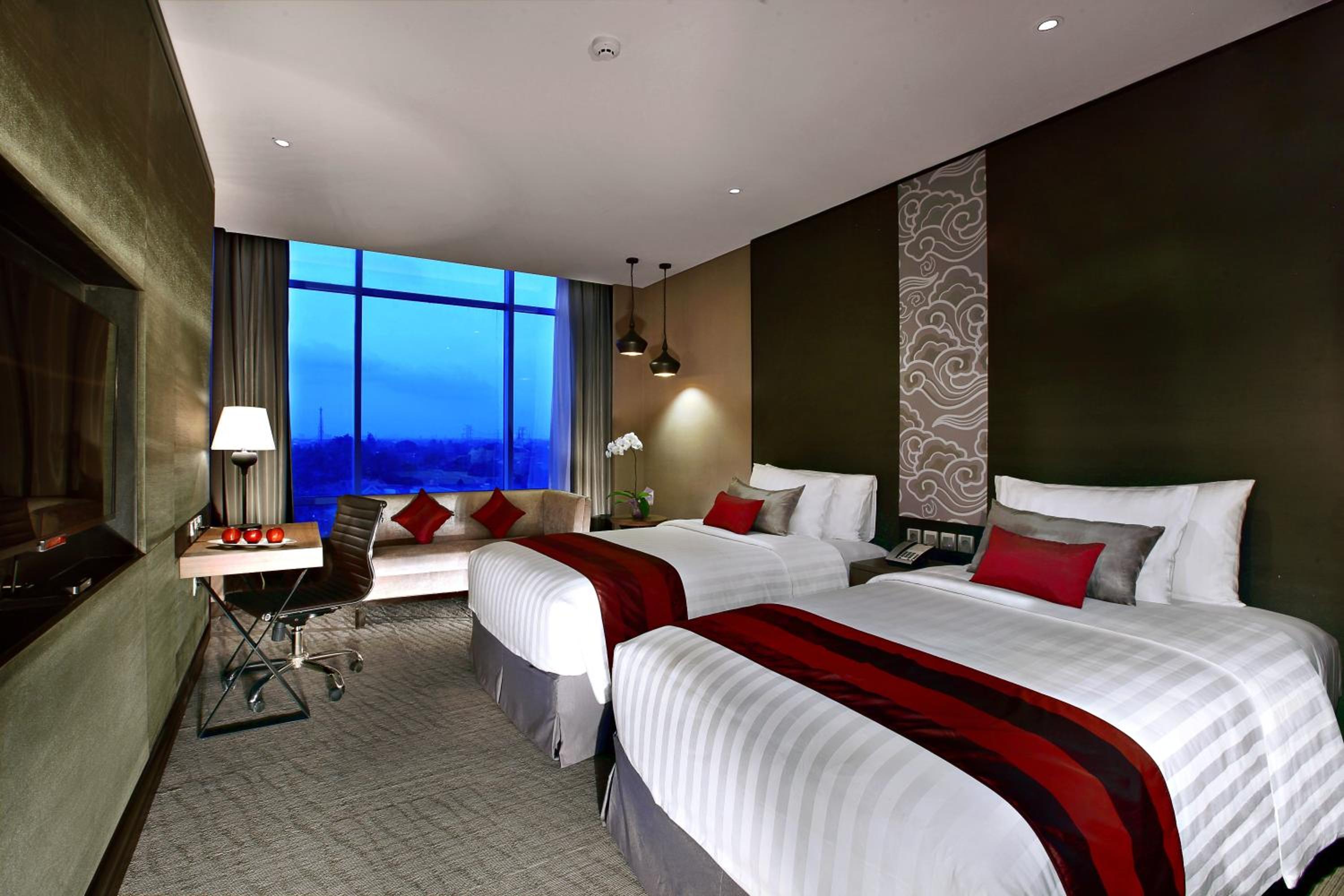 غرفة ديلوكس بسرير فردي، Aston Priority Simatupang Hotel and Conference Center 2/6