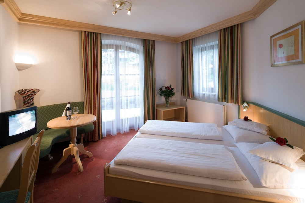 Hotel Obermair Fieberbrunn 9/33