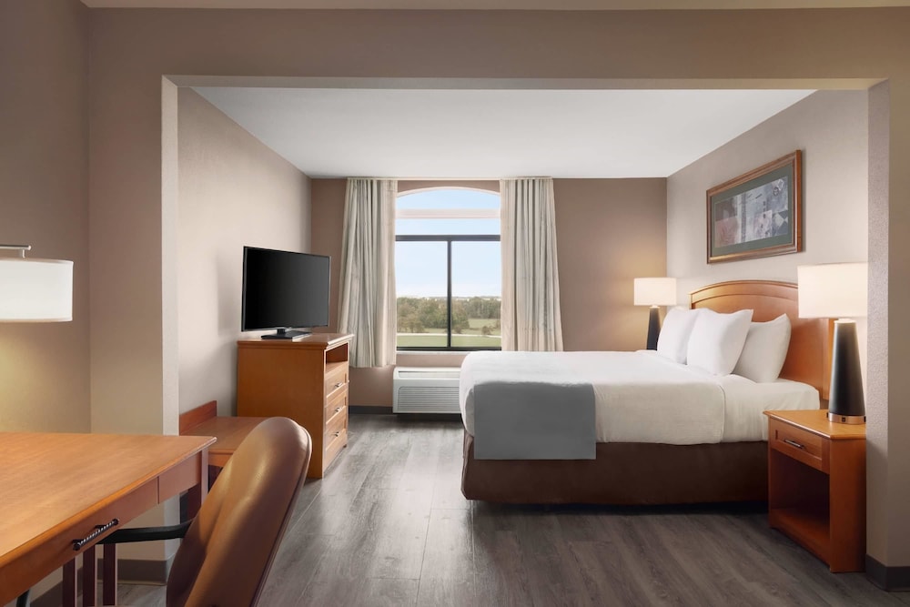 Wingate By Wyndham Bentonville Airport 14/42