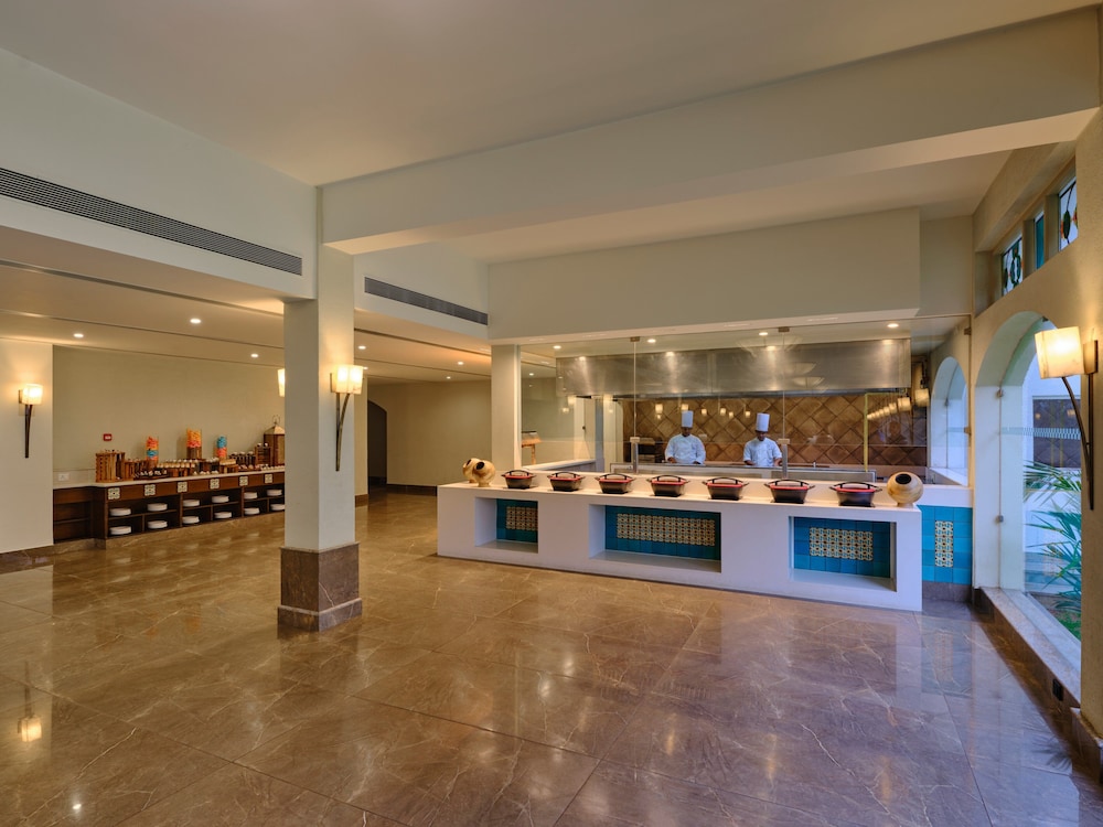 Holiday Inn Resort Goa 11/75