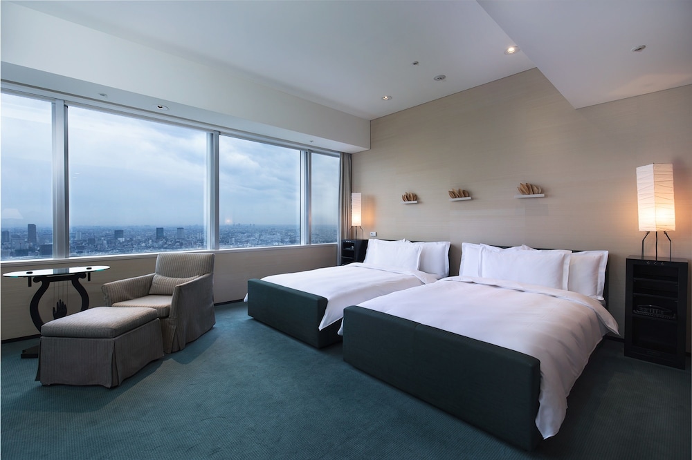 ROOM, TWIN BEDS, CITY VIEW