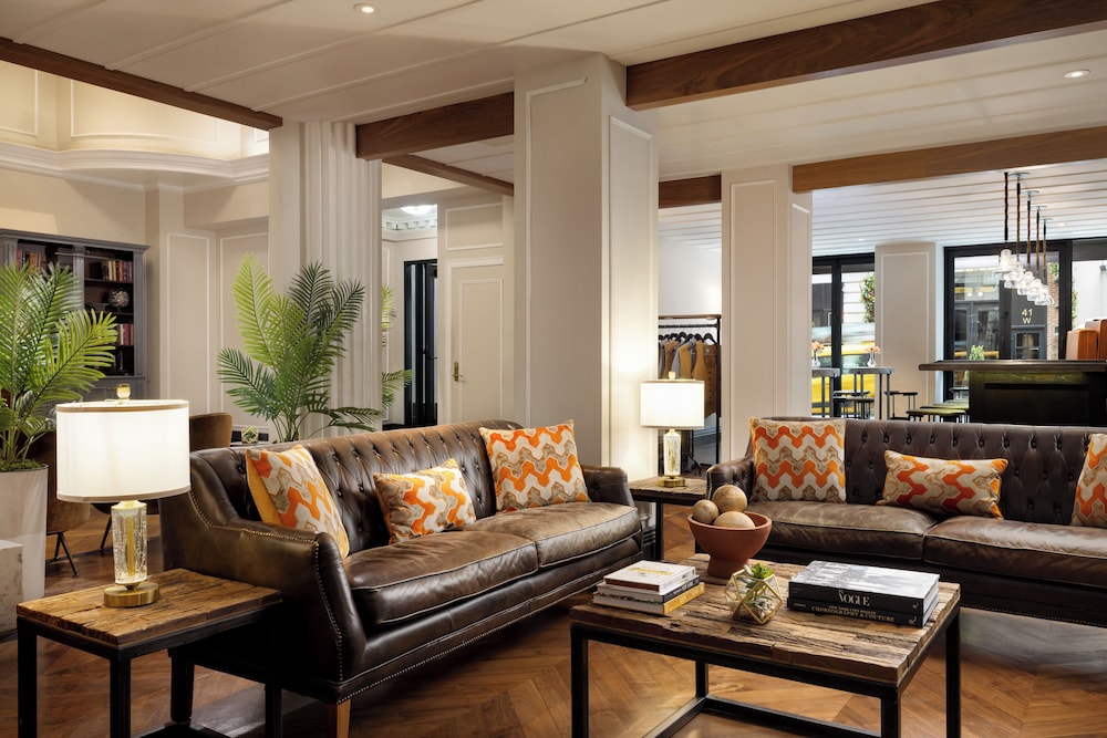 The Gregorian Hotel 32/50