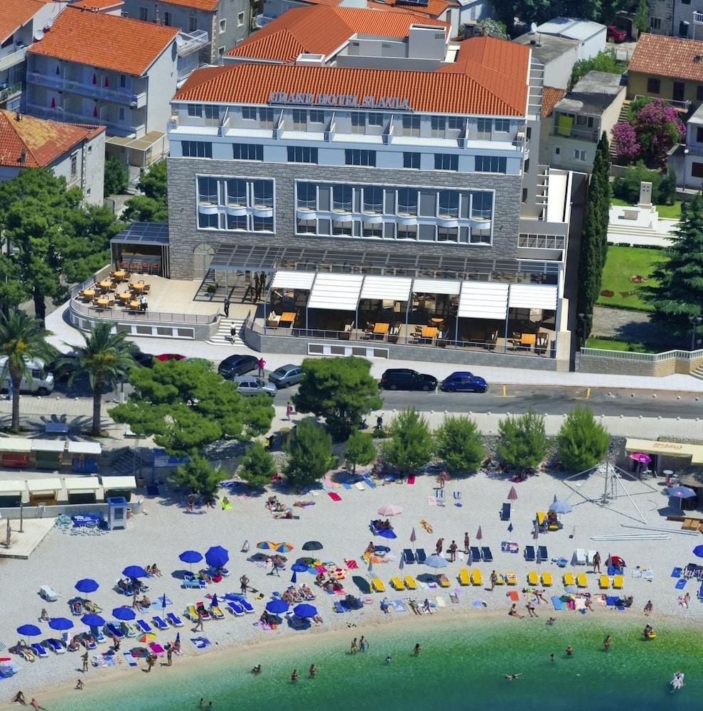 Grand Hotel Slavia in BASKA VODA