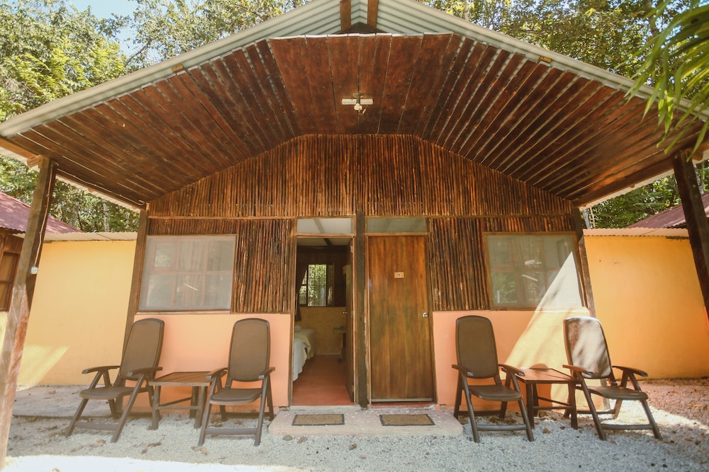 Kin Balam Cabanas 8/68