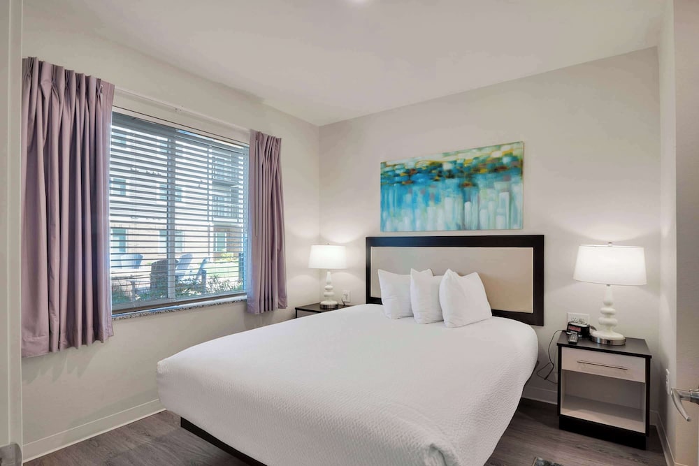 1 BEDROOM, SUITE, ACCESSIBLE