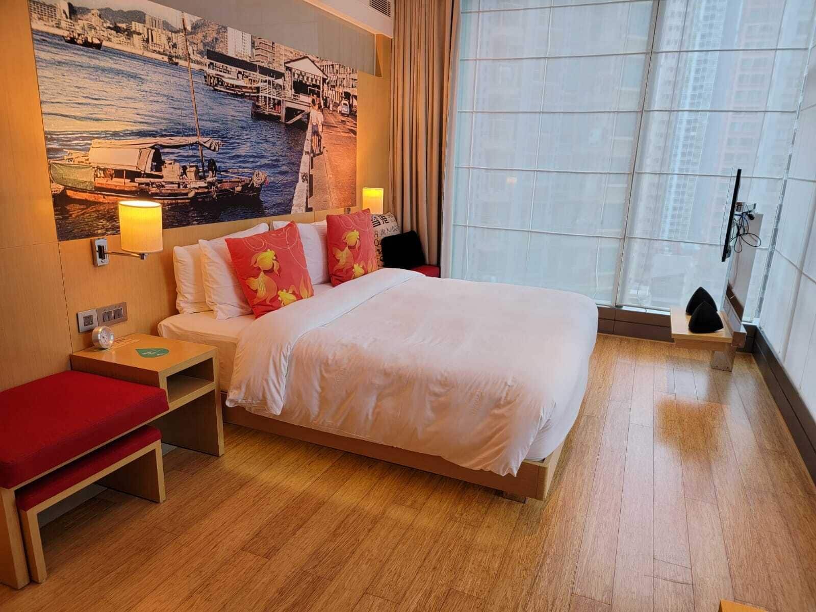 PREMIUM, KING BED, ACCESSIBLE
