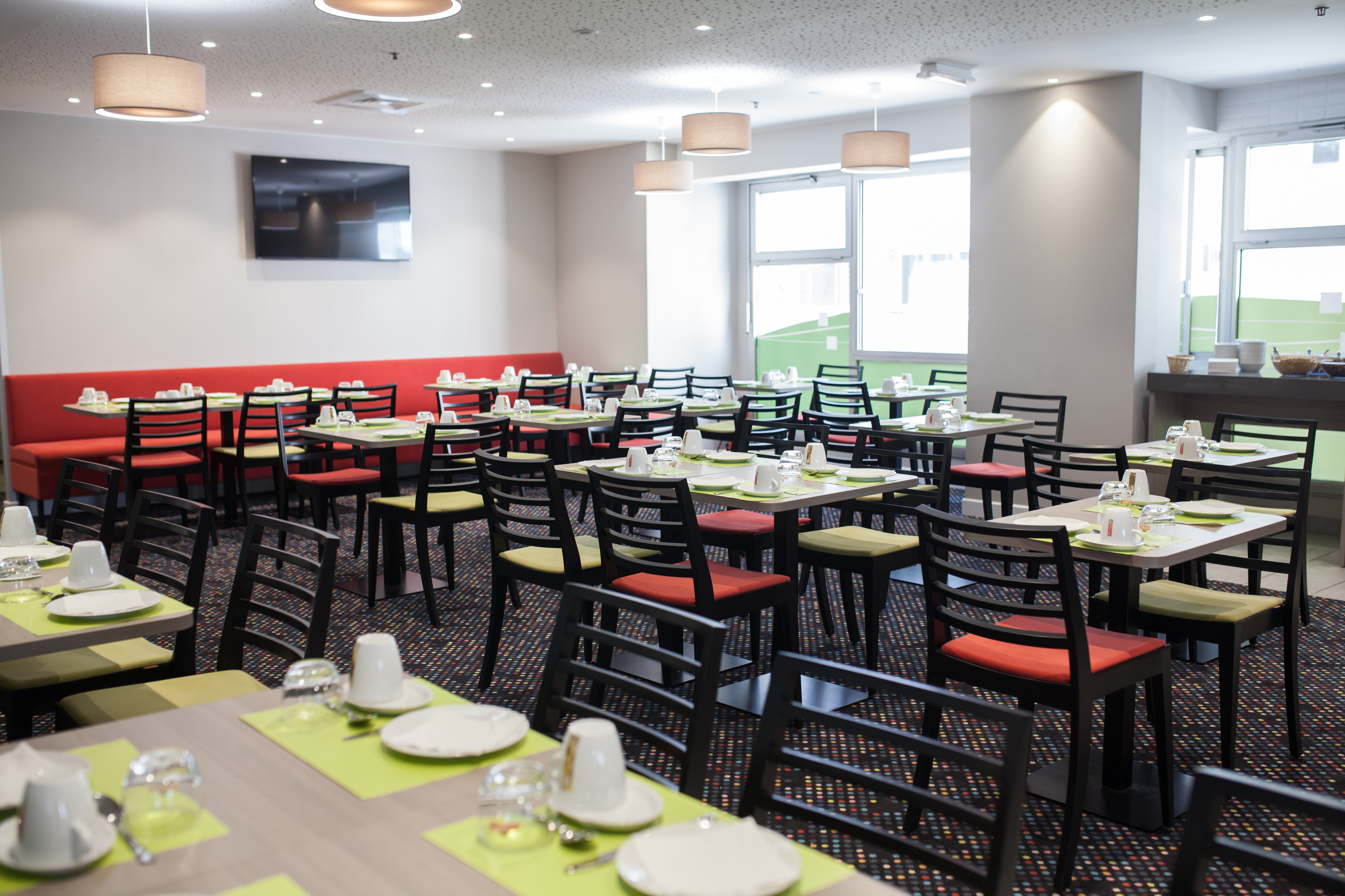 HOLIDAY INN EXPRESS AMIENS 52/73
