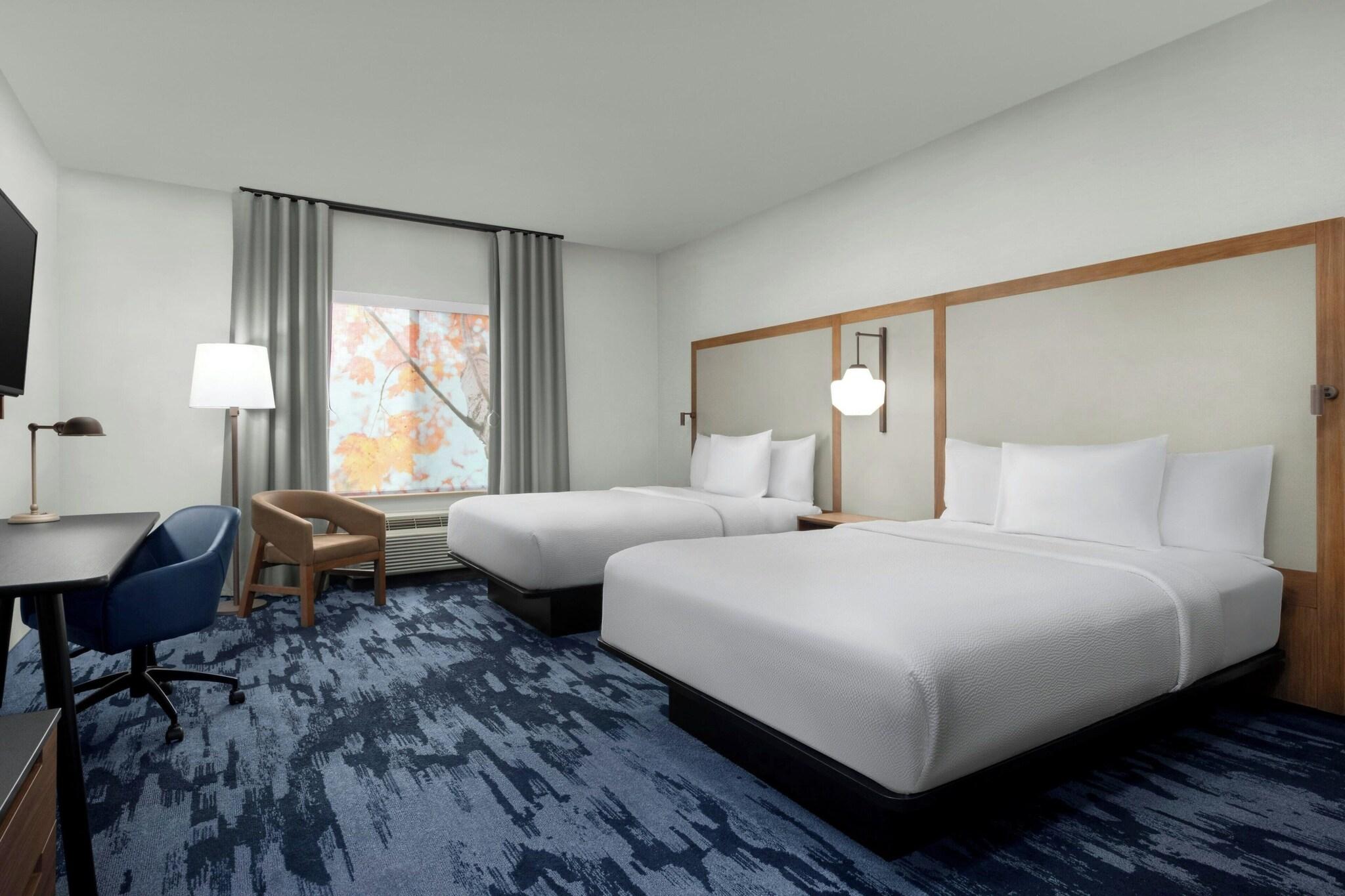 Room, Quadruple, Queen Bed, Accessible