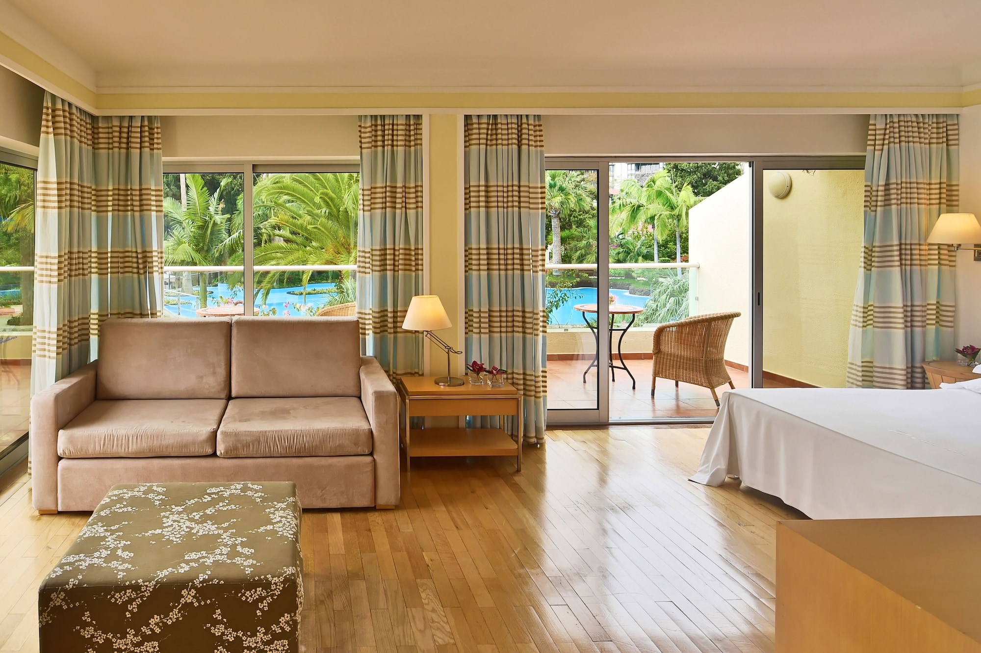 جناح جونيور بسرير كوين، Pestana Carlton Madeira 3/10