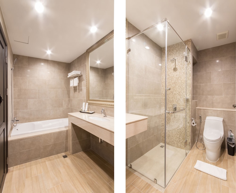 SN PLUS HOTEL 41/44