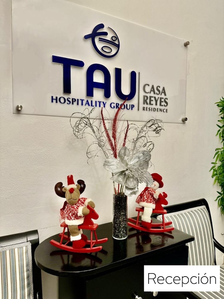 Tau Casa Reyes 32/50
