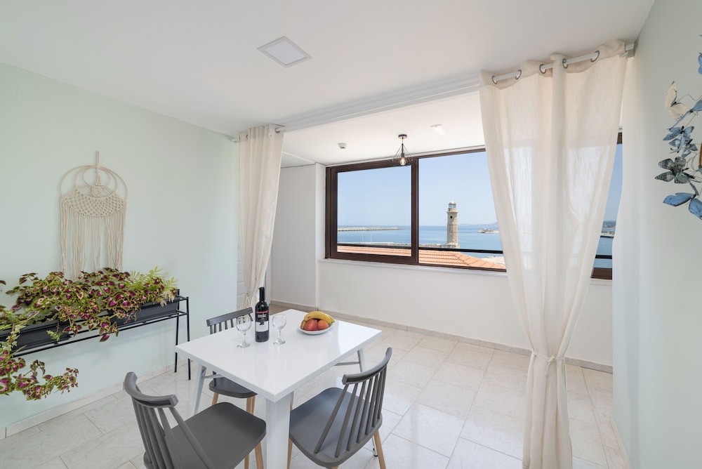 Faros Beach Hotel 35/42