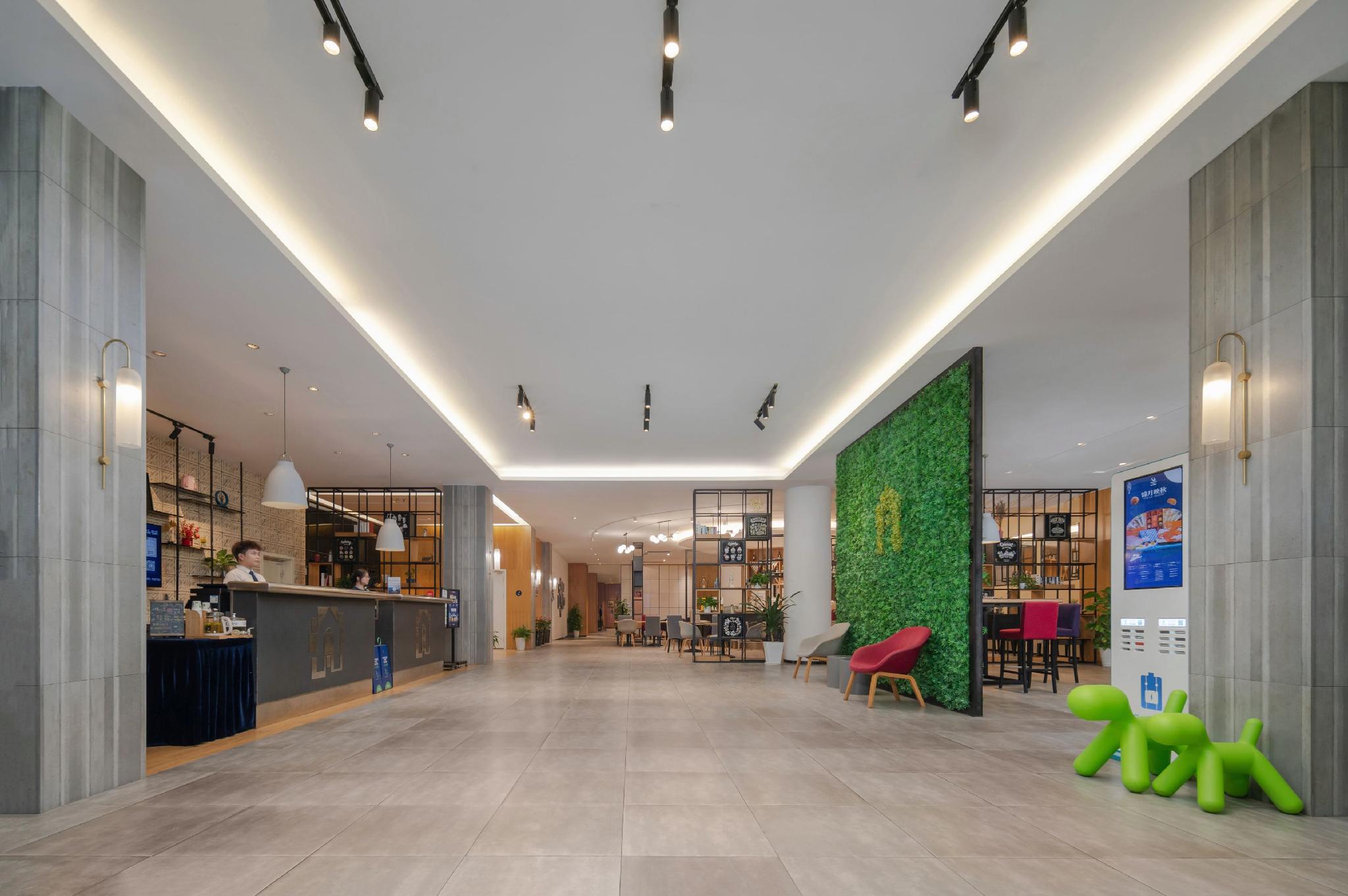 Campanile Hotel (Changsha Hongxing Desiqin Plaza) 5/41