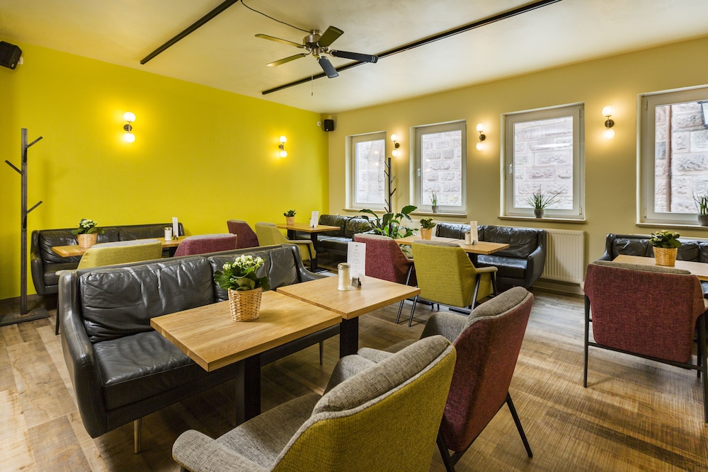 Five Reasons Hotel and Hostel 31/50