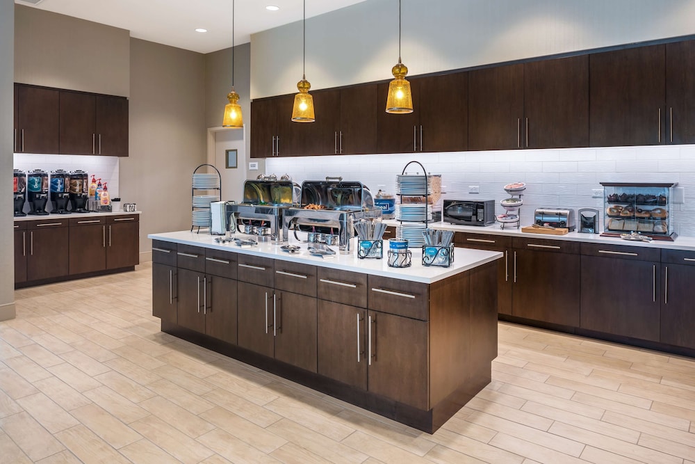 Homewood Suites By Hilton Miami Dolphin Mall 37/57