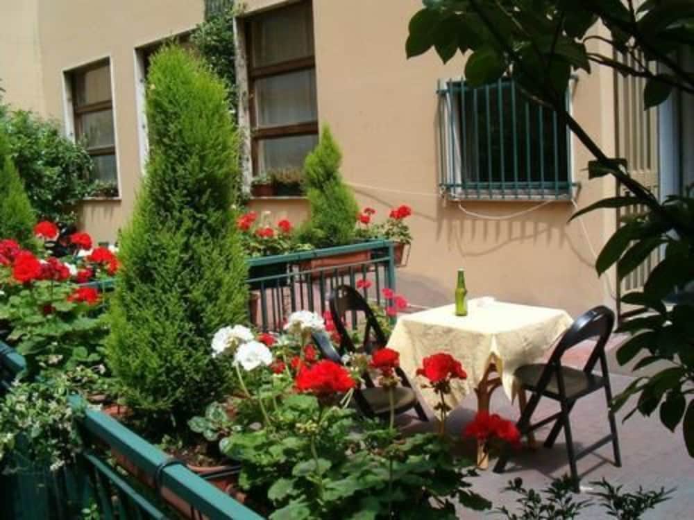 Sant Ambroeus Hotel 53/57