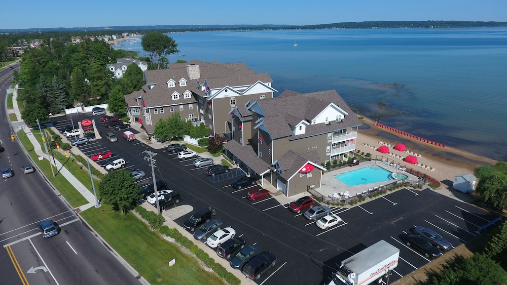 Cherry Tree Inn & Suites 45/51
