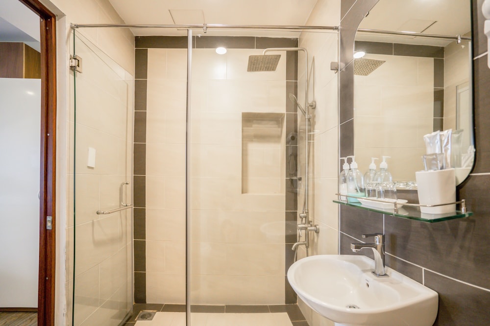 C'Lavie Hotel - Saigon Airport Hotel 42/50