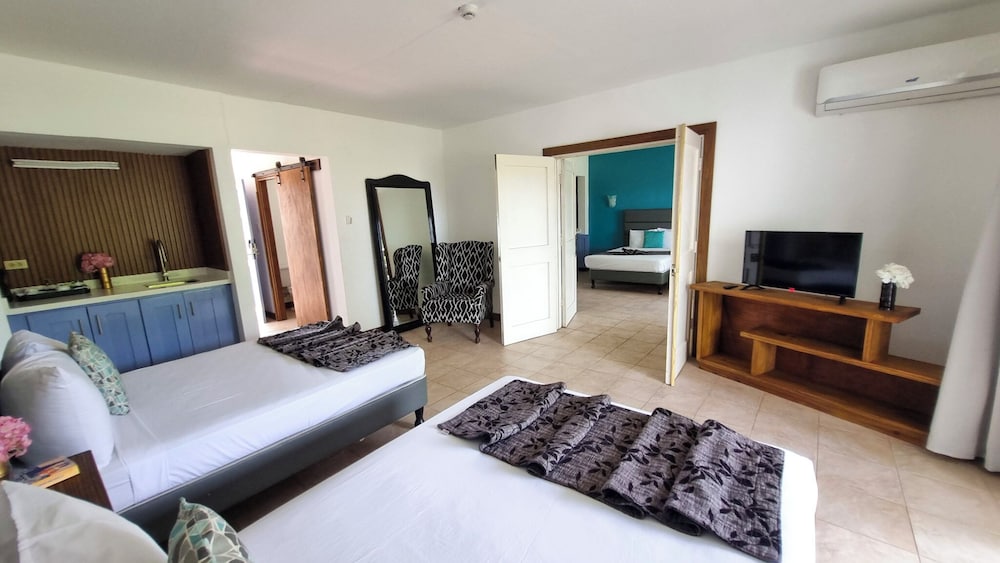 CONNECTING, STANDARD, DOUBLE BED