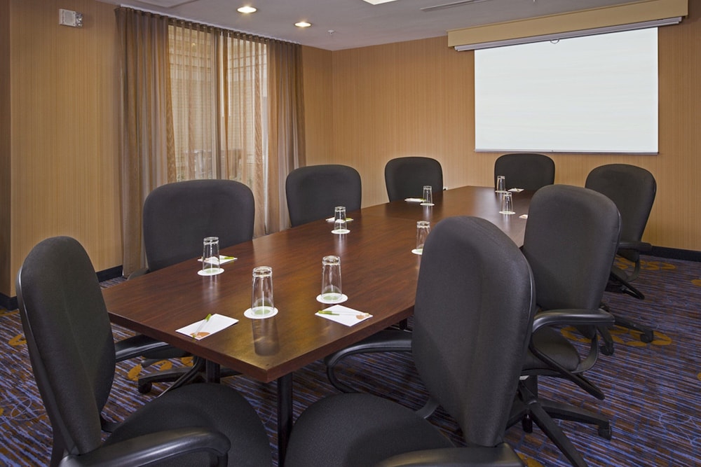 Courtyard by Marriott Richmond Northwest 23/25