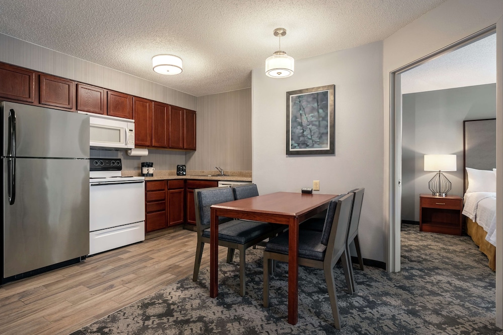 Homewood Suites by Hilton Erie 39/42