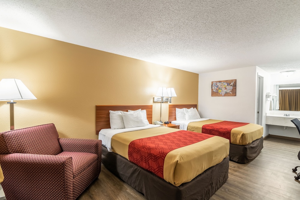 Econo Lodge Miles City I-94 10/25