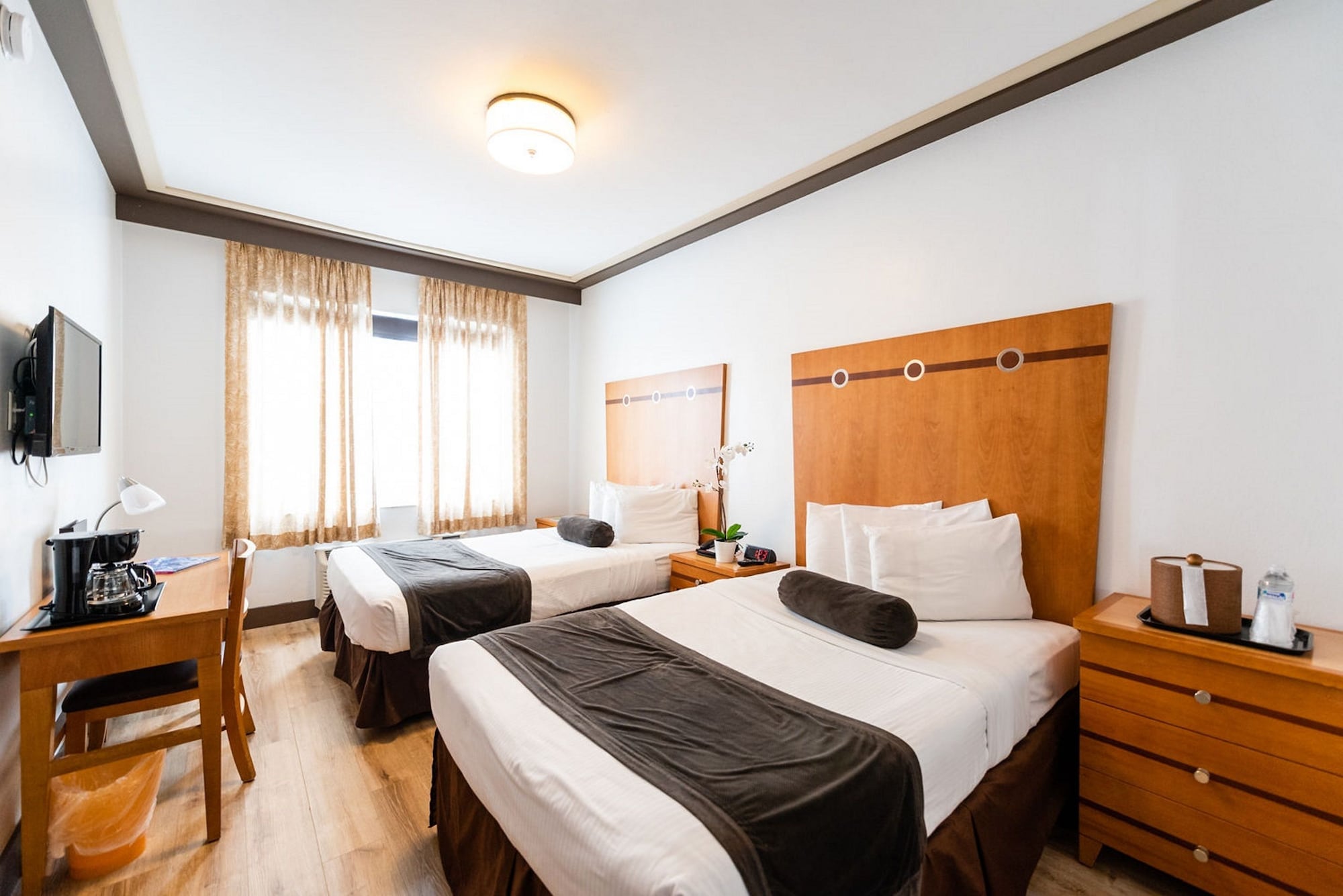 SUPERIOR, 2 DOUBLE BEDS