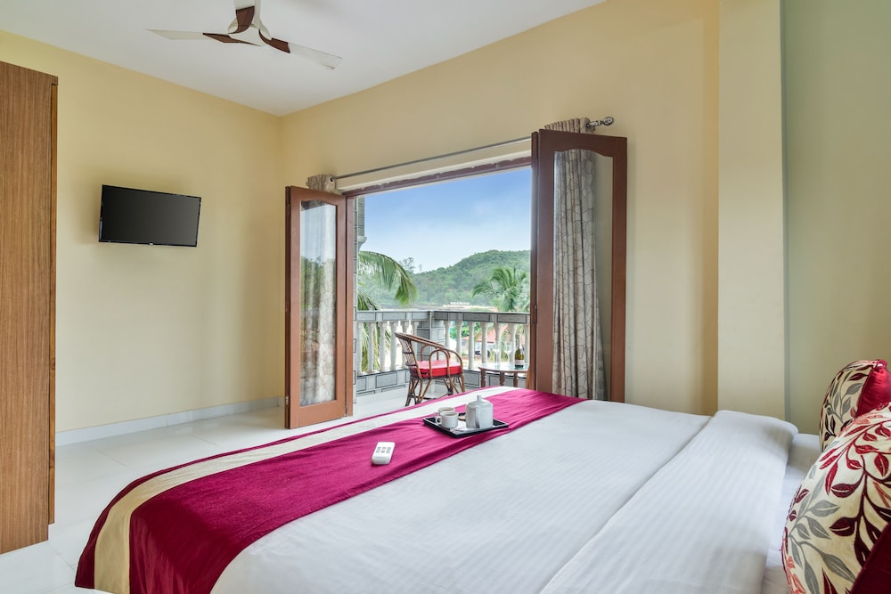 Larios Beach Holidays 11/50
