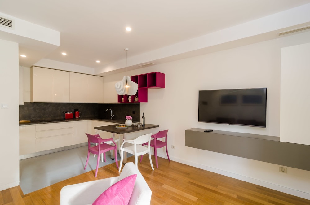 Antonio Luxury Beach Suites 23/35