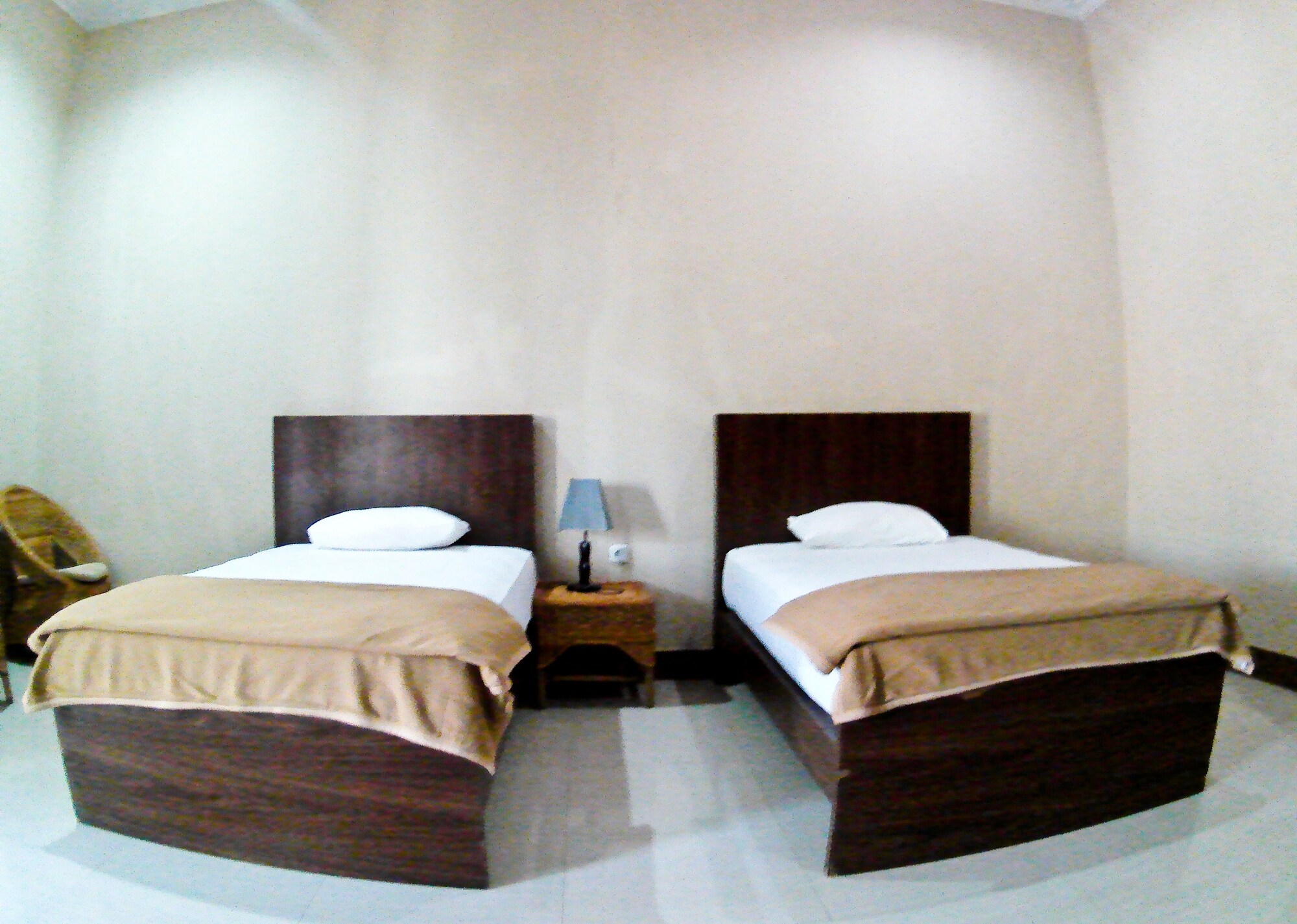 Deluxe, Twin Beds