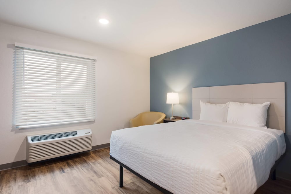 SUITE, QUEEN BED, ACCESSIBLE