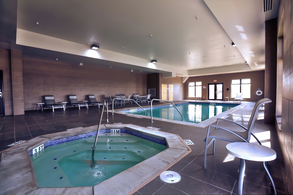 Holiday Inn Express Hotel Suites Amarillo West 35/71
