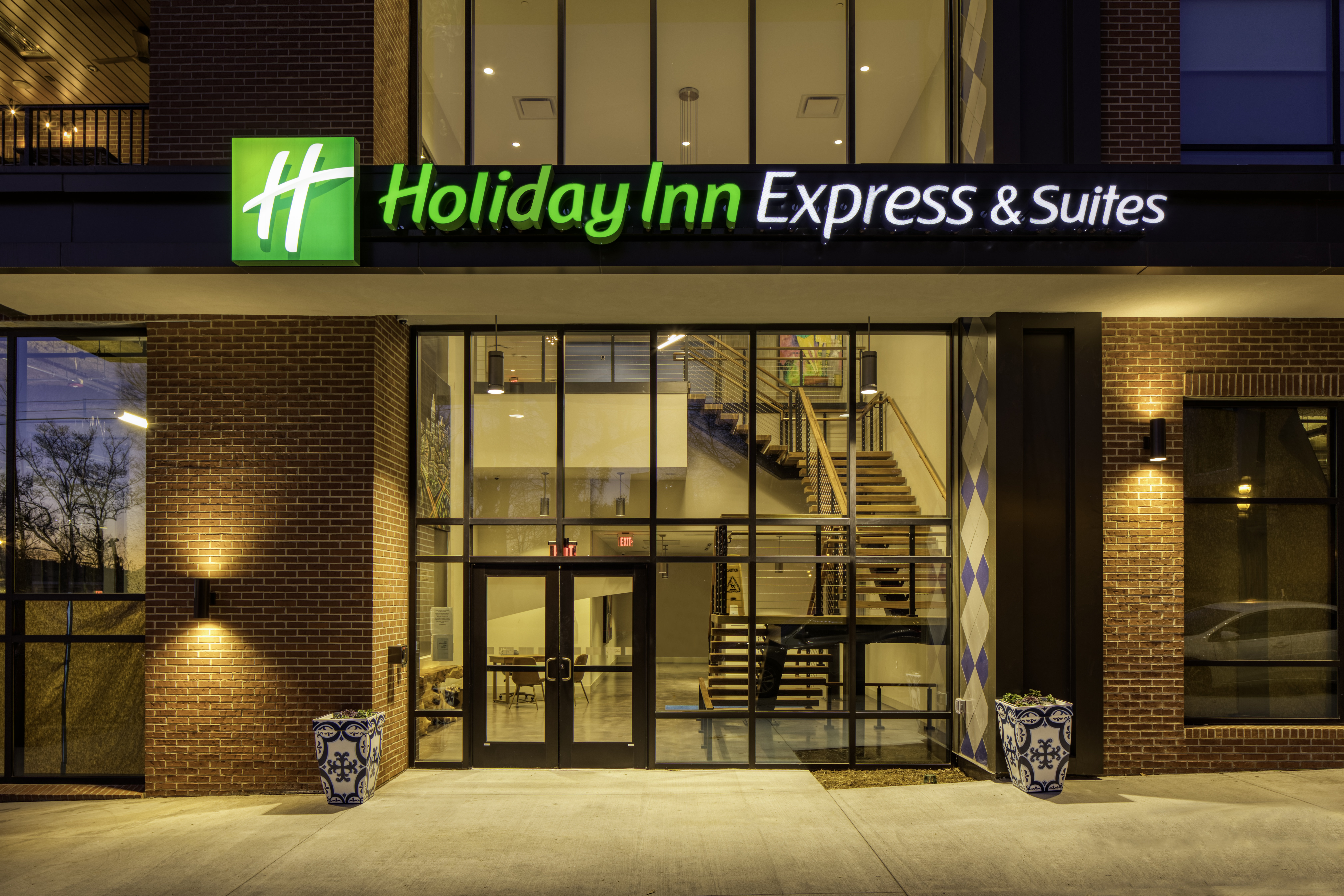 Holiday Inn Express & Suites Charlotte - South End 2/73