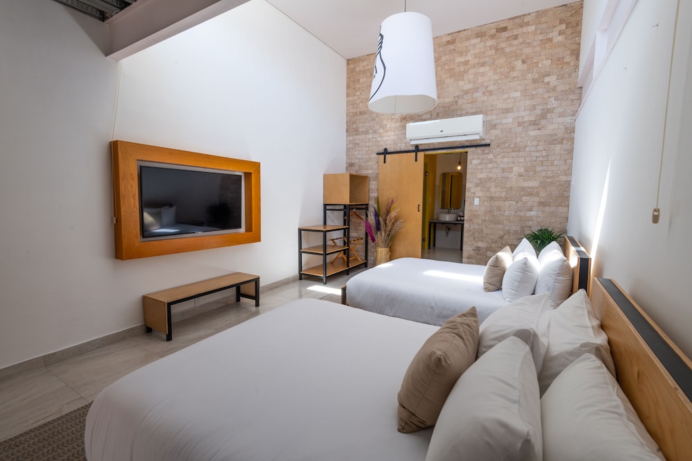 Mayan Monkey Los Cabos 17/50