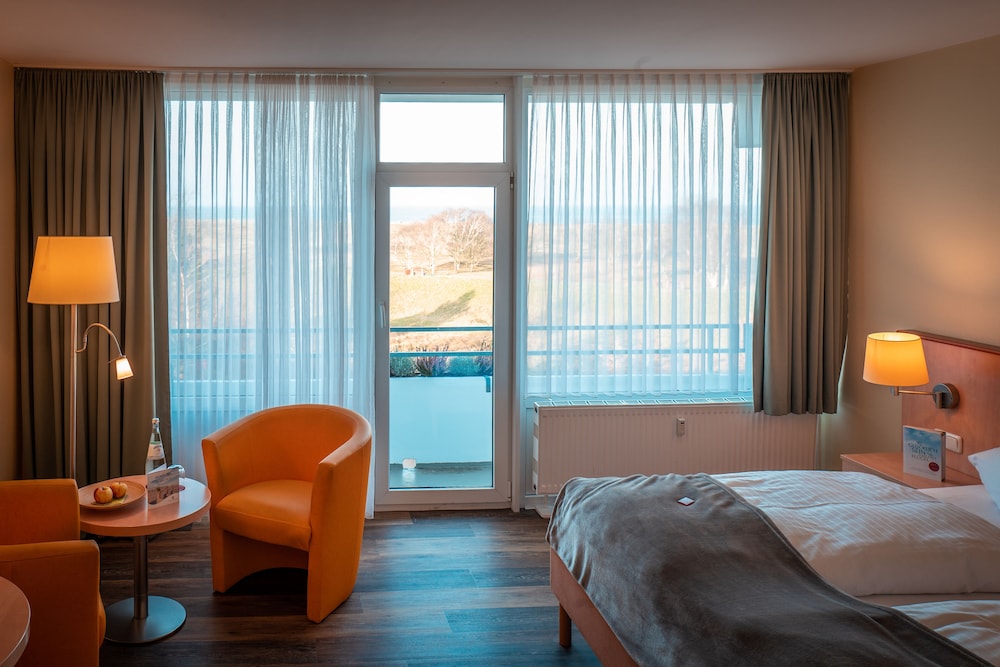 Strandhotel an der Ostsee 5/50
