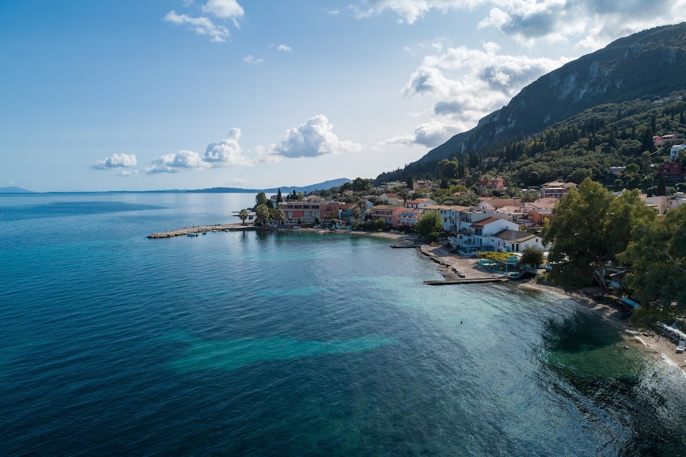 Bella Vista hotel & studios Corfu 64/72