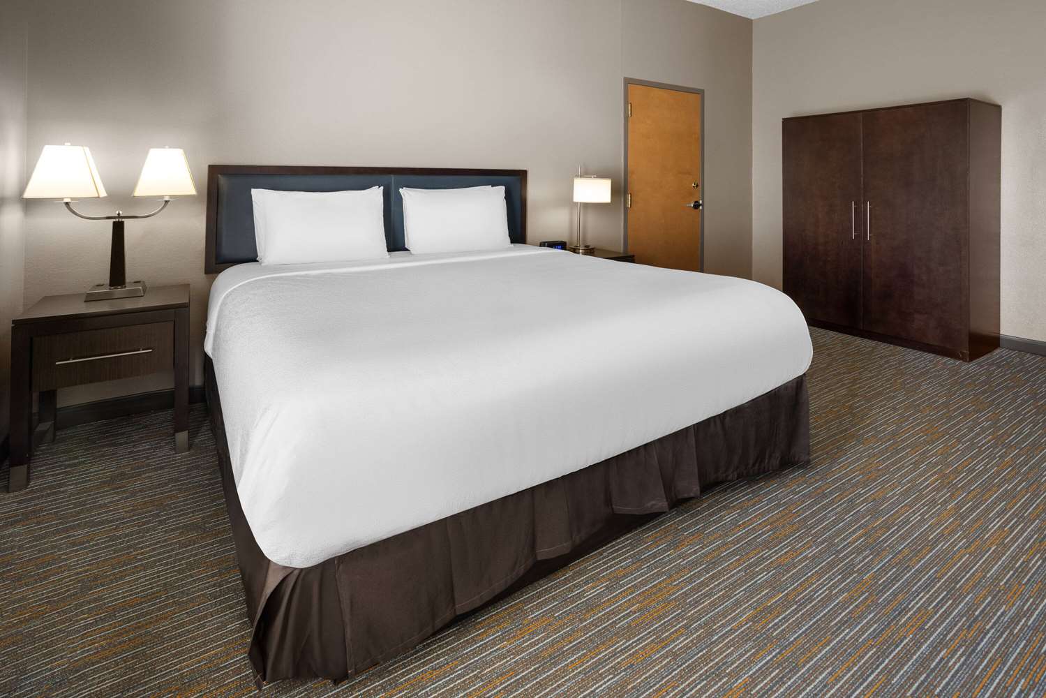 La Quinta Inn & Suites by Wyndham Mooresville 7/24