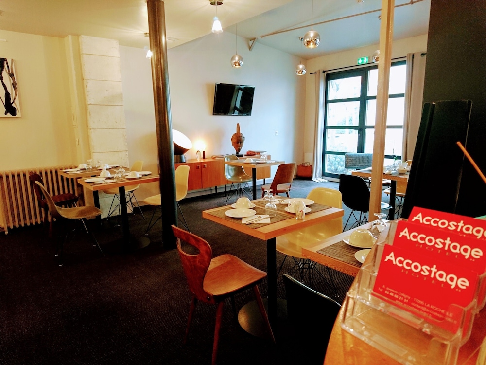Accostage Hotel 49/63