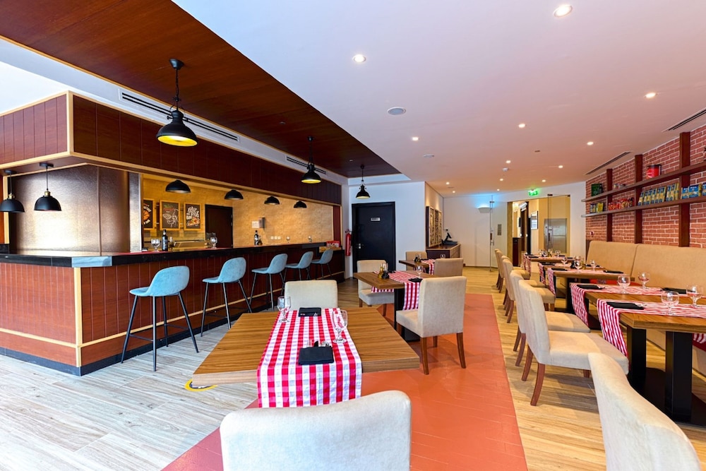 Asma Hotel 36/49