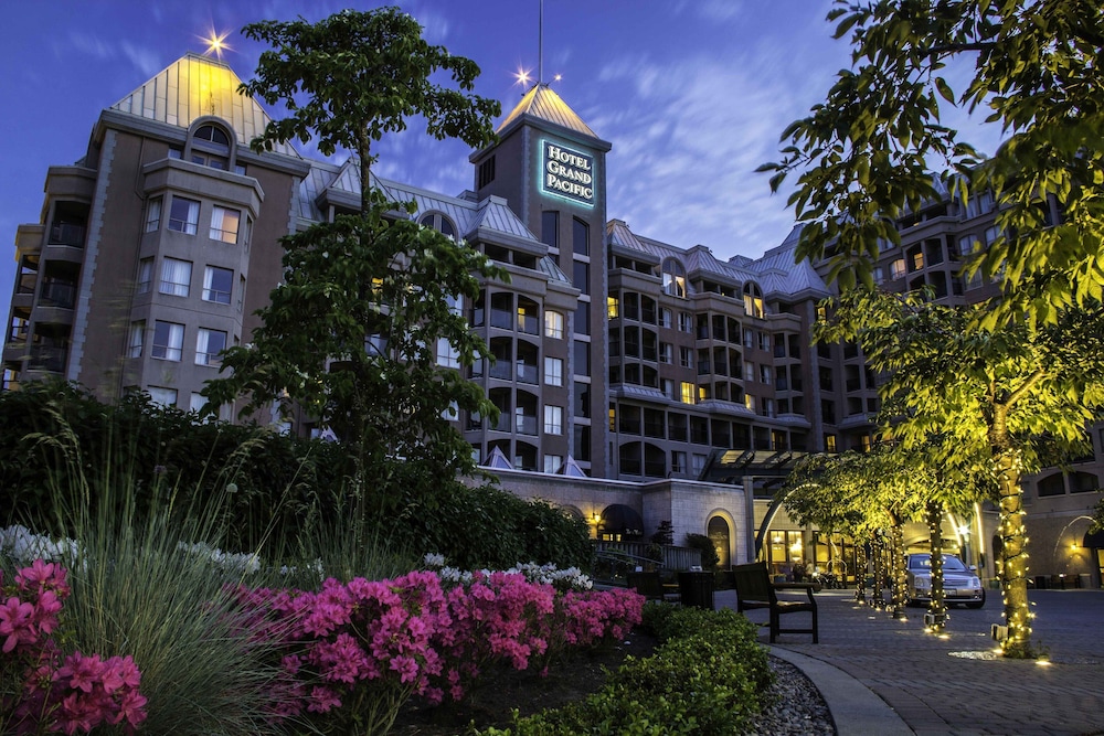 Grand Pacific Hotel 2/35